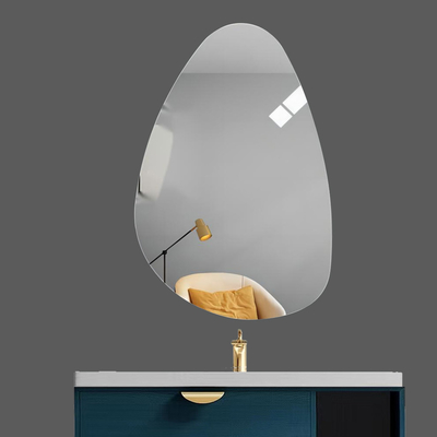 Voeg een vleugje moderne elegantie toe aan uw huis met deze onbreekbare muurspiegel