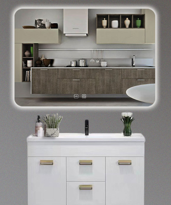 Ontwerp slimme badkamer glazen spiegel met achtergrond licht make-up licht en waterdichte hangende muur