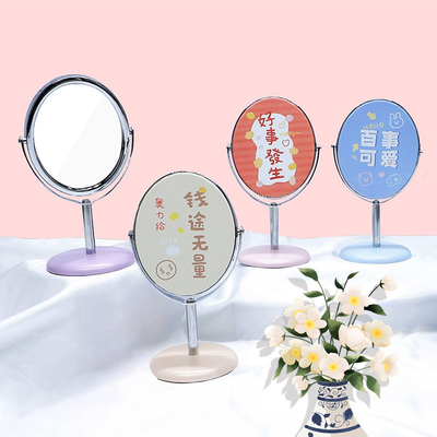 Compacte stand-top make-up tafel met mode design stijl en cosmetische spiegel