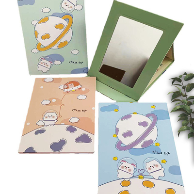 Gecoat papier en glazen spiegel De ideale combinatie voor een schattige opvouwbare make-up spiegel