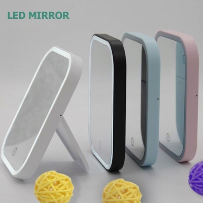 Maak je altijd en overal klaar met deze handige reiscosmetische lichtspiegel