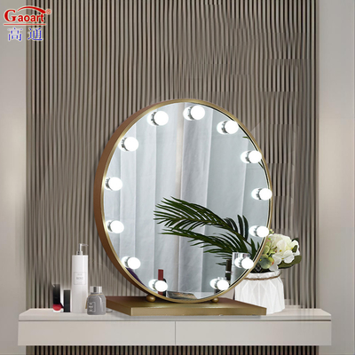 Krijg de perfecte verlichting voor je schoonheidsroutine met Hollywood Mirror