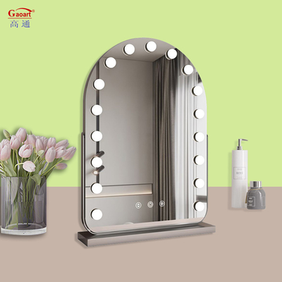 Krijg de perfecte verlichting voor je schoonheidsroutine met Hollywood Mirror