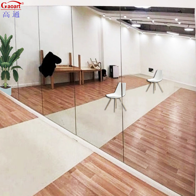 Moderne decoratieve spiegel voor haarverzorging met op maat ontworpen schone kleur en dikte van 6 mm