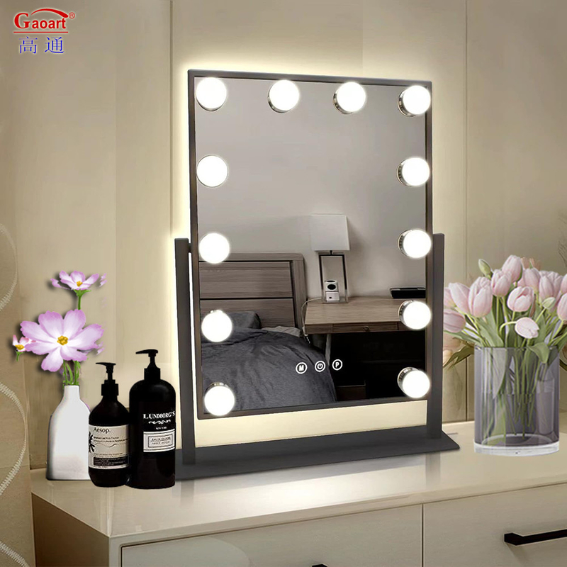 Verander uw ijdelheid in een glamoureuze Hollywood set met Hollywood Mirror